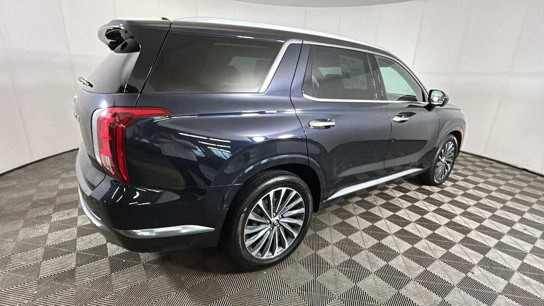 2024 Hyundai Palisade Calligraphy - Image 3