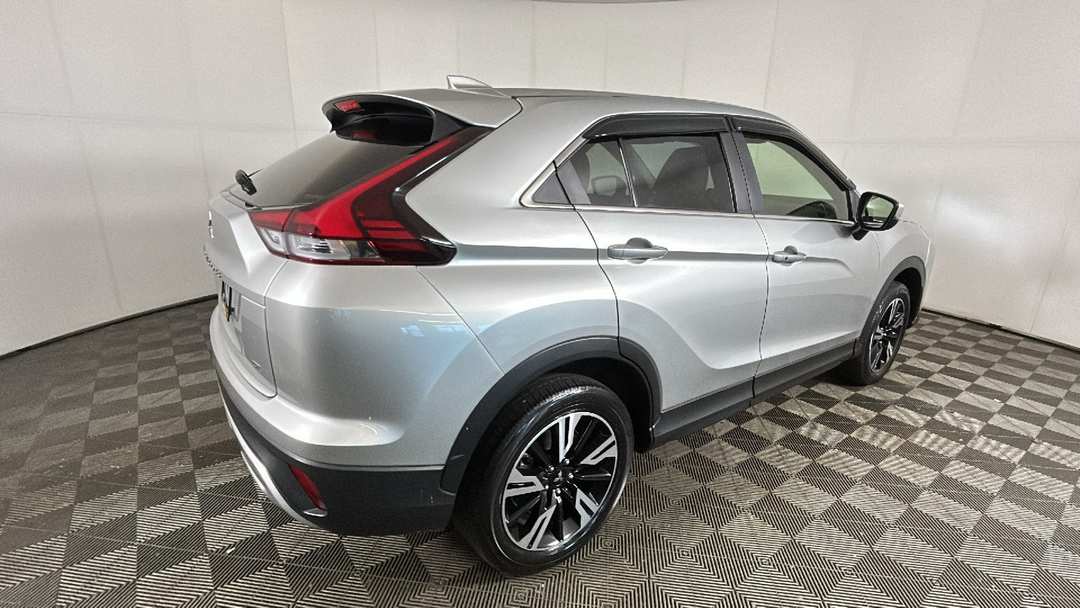 2024 Mitsubishi Eclipse Cross SE - Image 2