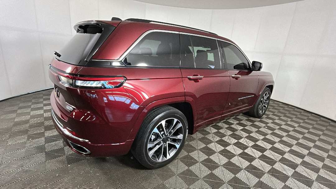 2022 Jeep Grand Cherokee Overland 4xe - Image 3