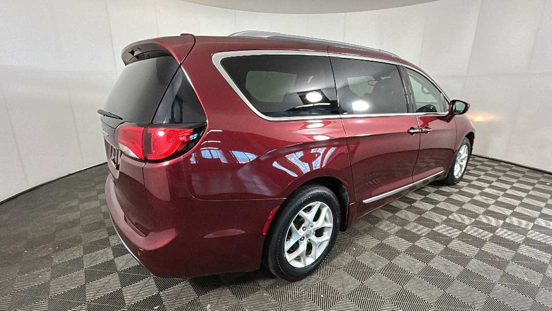 2018 Chrysler Pacifica Touring L Plus - Image 3