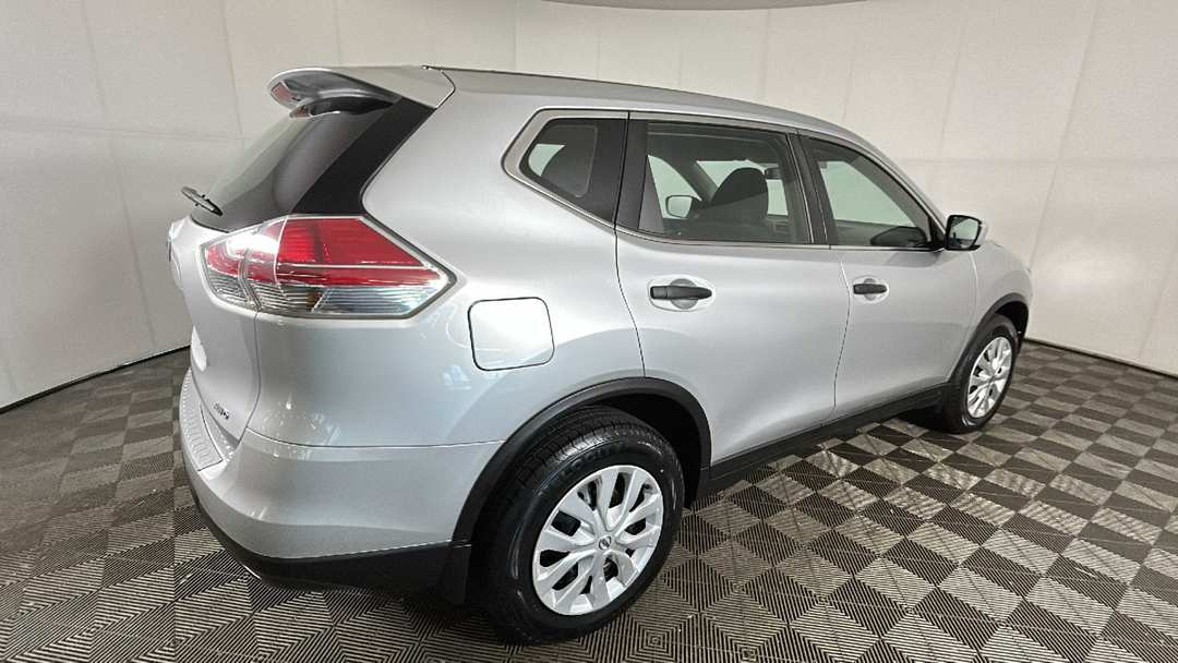 2016 Nissan Rogue S - Image 3