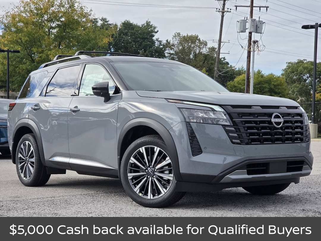 2026 Nissan Pathfinder Platinum - Image 3