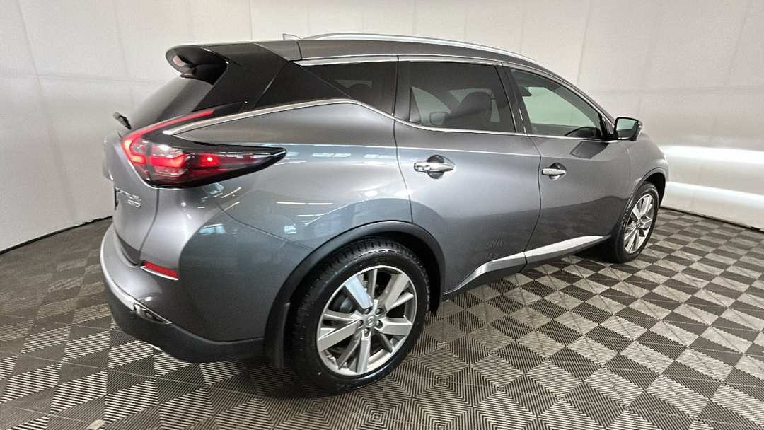 2022 Nissan Murano Platinum - Image 2