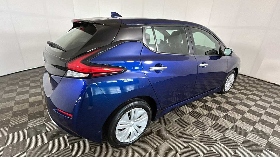 2025 Nissan LEAF S - Image 3