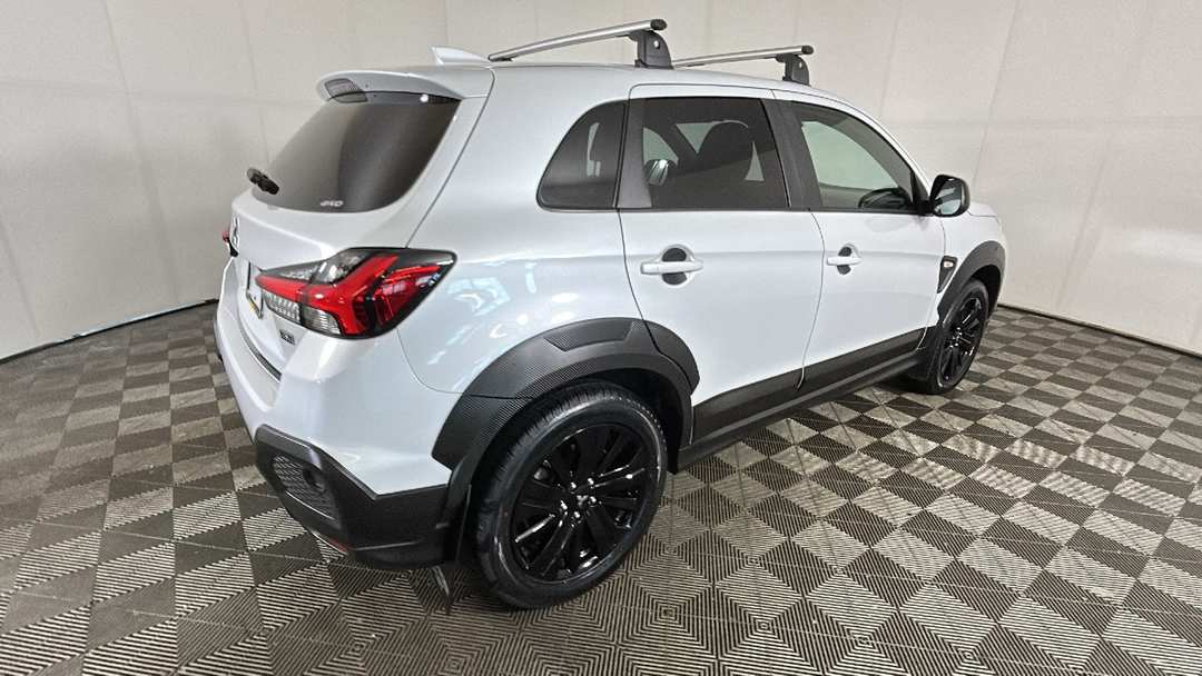 2024 Mitsubishi Outlander Sport 2.0 Trail Edition - Image 2