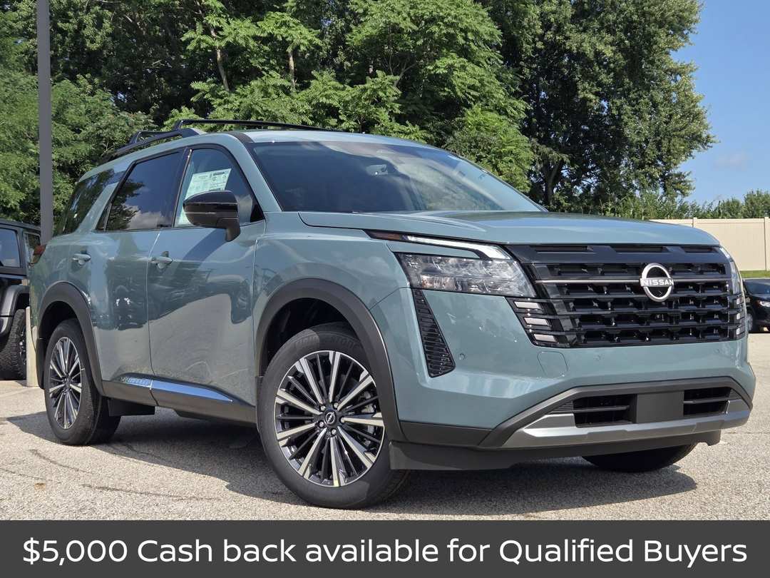 2026 Nissan Pathfinder Platinum - Image 3