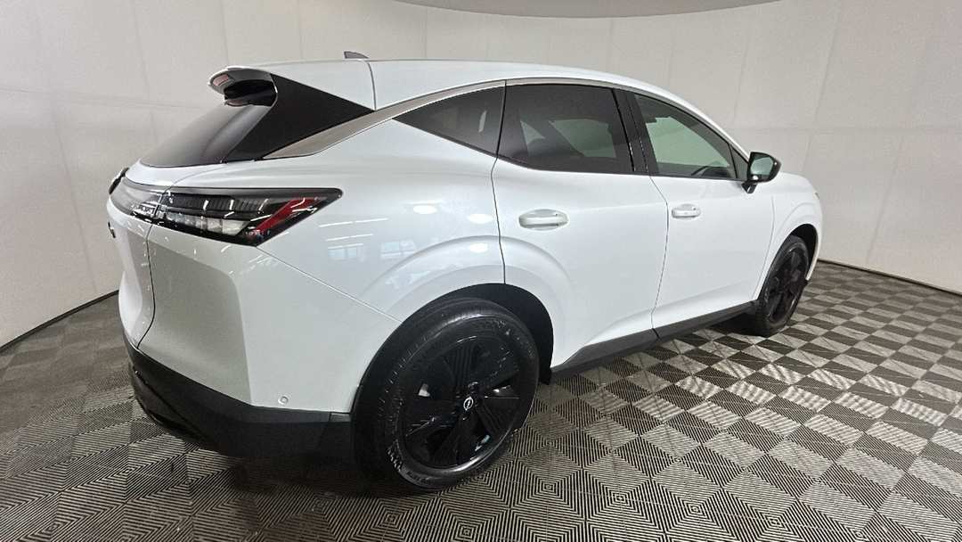 2025 Nissan Murano SV - Image 3