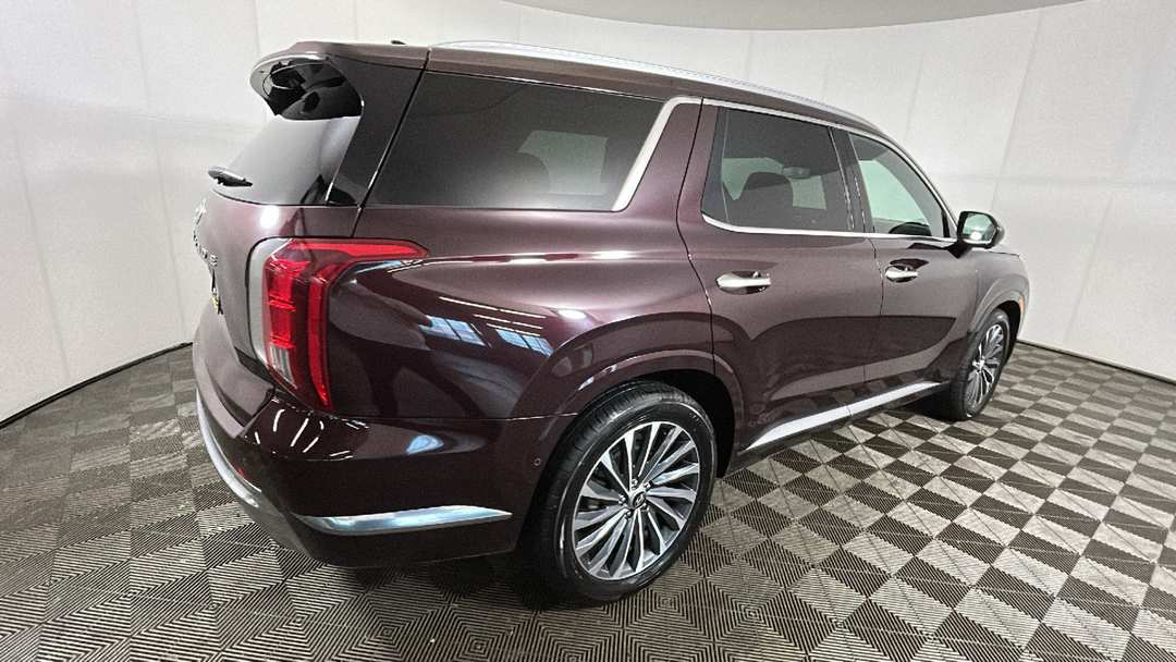 2024 Hyundai Palisade Calligraphy - Image 3
