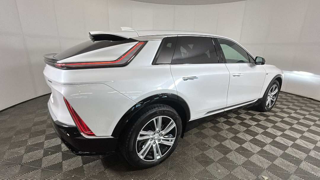 2024 Cadillac Lyriq Tech - Image 3