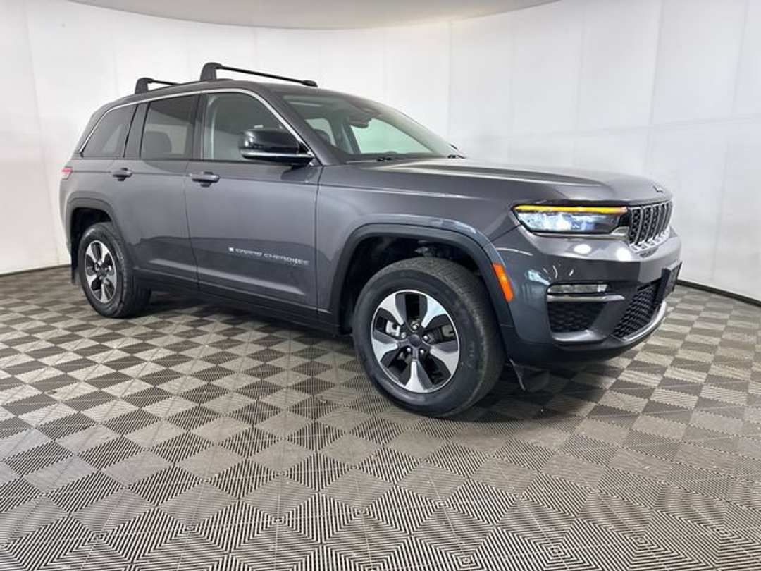 2023 Jeep Grand Cherokee 4xe - Image 3
